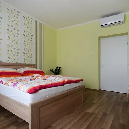 Adam Es Eva Apartment